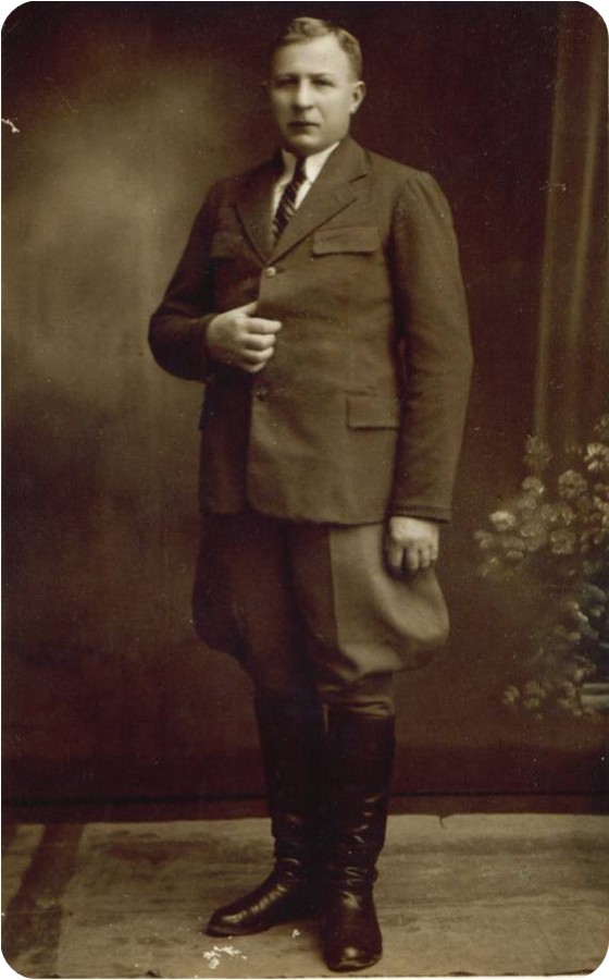 Mr. Marcinieuk (hid Esther)